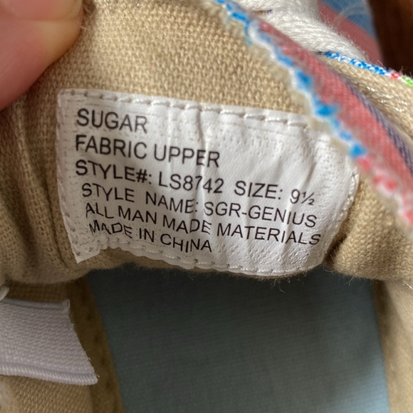 Canvas slip-on shoes, 9-9.5 - Picture 4 of 6